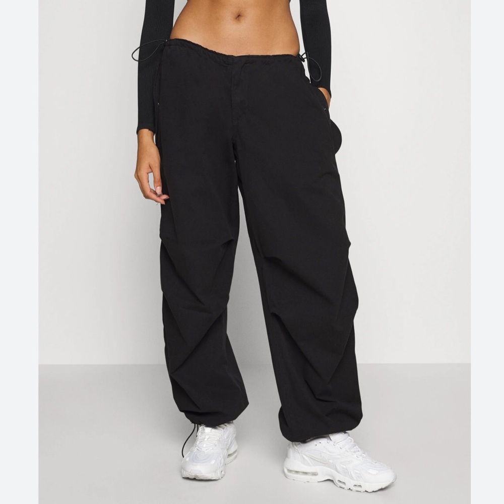 Urban Outfitters baggy tech parachute pants s